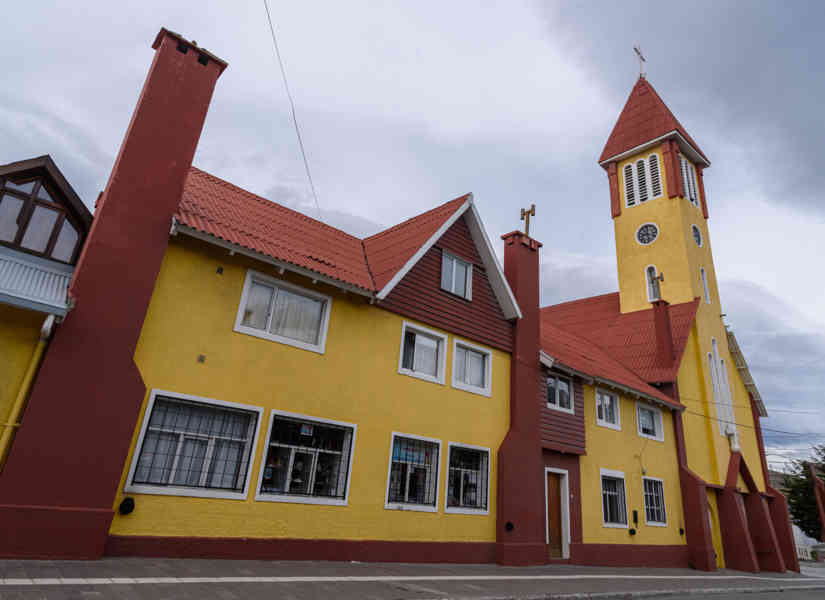 Argentina 138 - Ushuaia - parroquia Nuestra Señora de la Merced.jpg